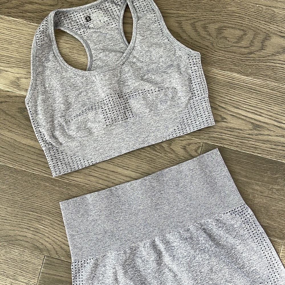 GRAY workout set - Picture 2 of 8